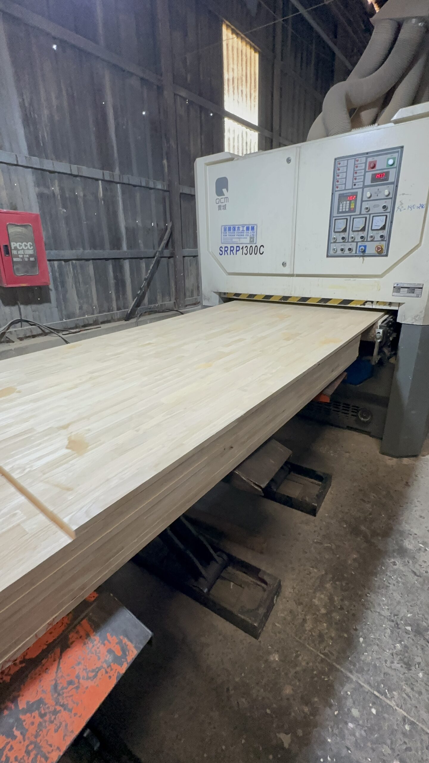 ván gỗ cao su ghép thanh (rubberwood finger joint board) ván gỗ cao su ghép thanh (rubberwood finger joint board)