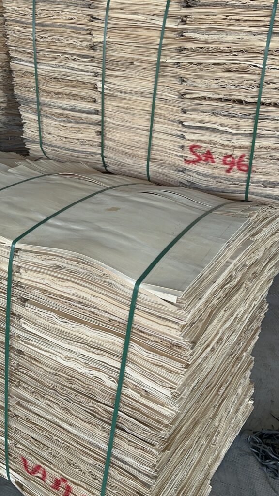 Ván Bóc Cao Su (Rubberwood Veneer / Core Veneer) – Nguyên Liệu Sản Xuất Ván Ép ván bóc cao su (rubberwood veneer / core veneer) – nguyên liệu sản xuất ván Ép