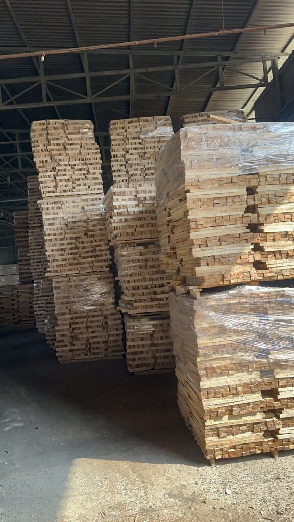 Phôi Gỗ Cao Su Xẻ Sấy (Kiln Dried Sawn Rubberwood) – Tiêu Chuẩn Xuất Khẩu phôi gỗ cao su xẻ sấy (kiln dried sawn rubberwood) – tiêu chuẩn xuất khẩu
